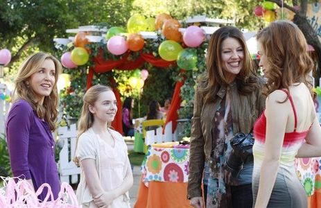 Felicity Huffman, Andrea Parker, Darcy Rose Byrnes, and Katharine Emmer in Desperate Housewives (2004)