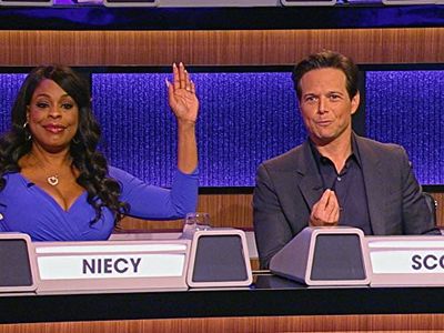 Niecy Nash and Scott Wolf in Match Game (2016)