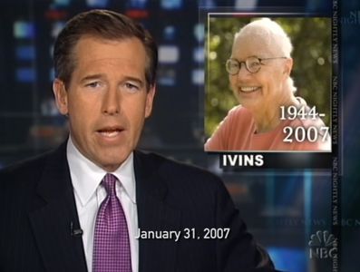 Molly Ivins and Brian Williams in Raise Hell: The Life & Times of Molly Ivins (2019)