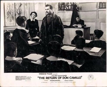 Gino Cervi and Fernandel in The Return of Don Camillo (1953)