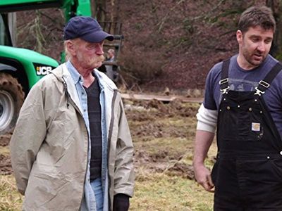 Johnny Jett and Mark Bowe in Barnwood Builders (2013)