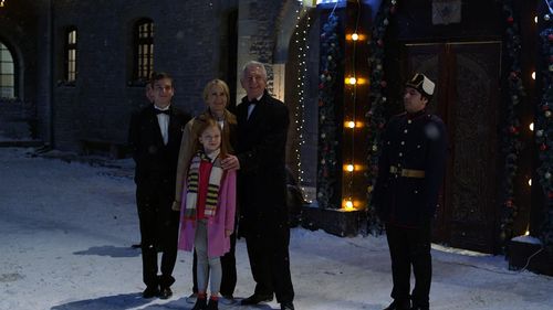 Pavel Douglas, Emma Burdon-Sutton, and Ellie Botterill in Crown for Christmas (2015)