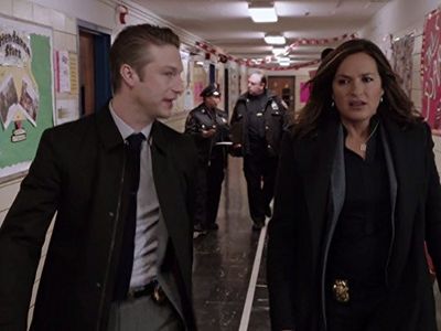 Mariska Hargitay and Peter Scanavino in Law & Order: Special Victims Unit: Parents' Nightmare (2015)