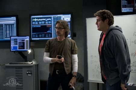 Robert Carlyle and David Blue in Stargate Universe (2009)