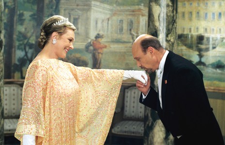 Julie Andrews and Hector Elizondo in The Princess Diaries 2: Royal Engagement (2004)