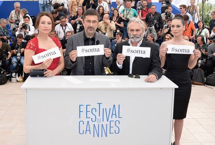 Demet Akbag, Haluk Bilginer, Nuri Bilge Ceylan, and Melisa Sözen at an event for Winter Sleep (2014)