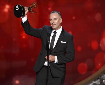 Dana Gonzales, ASC wins the 2016 Emmy for 