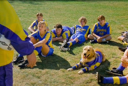 Brittany Paige Bouck and Kevin Zegers in Air Bud: World Pup (2000)