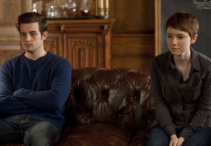 Valorie Curry and Nico Tortorella in The Following (2013)