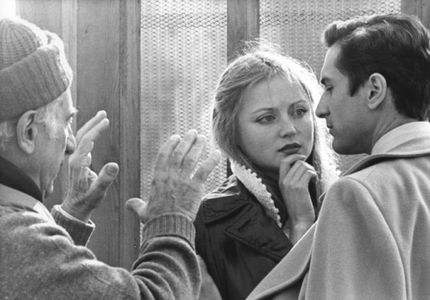 Robert De Niro, Elia Kazan, and Ingrid Boulting in The Last Tycoon (1976)