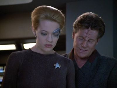Jeri Ryan and Michael Horton in Star Trek: Voyager (1995)