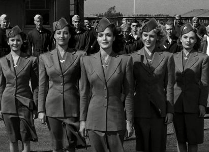 Carol Bruce, Dorothy Darrell, Janet Warren, and Marcia Ralston in Keep 'Em Flying (1941)