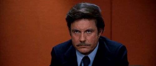 Cliff Robertson in Three Days of the Condor (1975)
