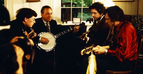 Bob Dylan, Earl Scruggs, and Randy Scruggs in Earl Scruggs: The Bluegrass Legend - Family & Friends (1972)