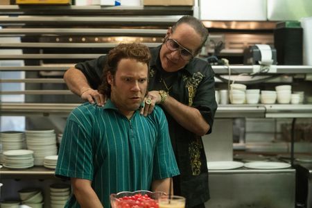 Andrew Dice Clay and Seth Rogen in Pam & Tommy (2022)