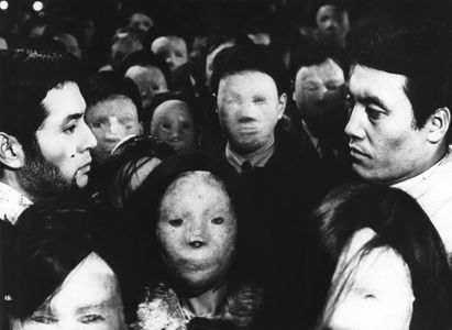Mikijirô Hira and Tatsuya Nakadai in The Face of Another (1966)