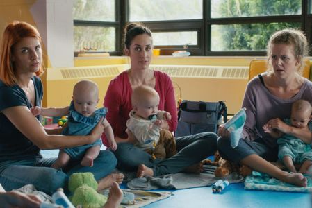 Catherine Reitman, Juno Rinaldi, Dani Kind, Mason Gahan, and Nolan Gahan in Workin' Moms (2017)