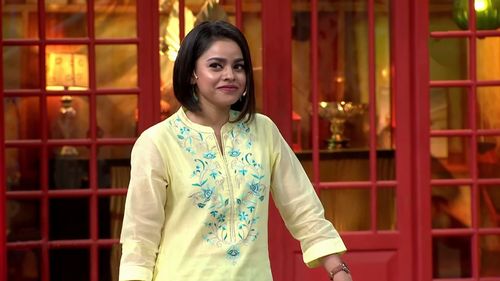 Sumona Chakravarti in The Kapil Sharma Show: Sidharth Malhotra & Parineeti Chopra (2019)