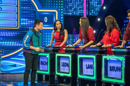 Dingdong Dantes, Lani Lobangco, Rachel Lobangco, and Leona Lobangco in Family Feud Philippines (2022)