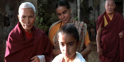 Surekha Sikri, Greishma Makar Singh, and Ruocheng Ying in Little Buddha (1993)