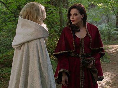 Jennifer Morrison and Lana Parrilla in Once Upon a Time (2011)