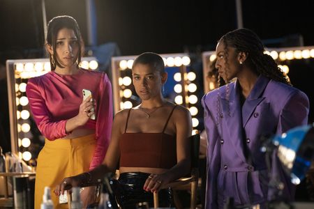 Zión Moreno, Savannah Lee Smith, and Jordan Alexander in Gossip Girl (2021)