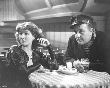 Forrester Harvey and Jean Parker in Limehouse Blues (1934)