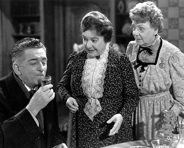 Edward Everett Horton, Jean Adair, and Josephine Hull in Arsenic and Old Lace (1944)