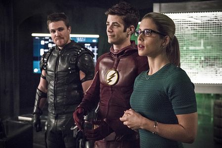Stephen Amell, Grant Gustin, and Emily Bett Rickards in The Flash (2014)