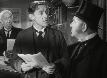 Alec Guinness, Edward Chapman, and Gibb McLaughlin in The Promoter (1952)