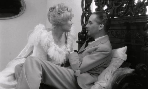 Corinne Marchand and José Luis de Vilallonga in Cléo from 5 to 7 (1962)