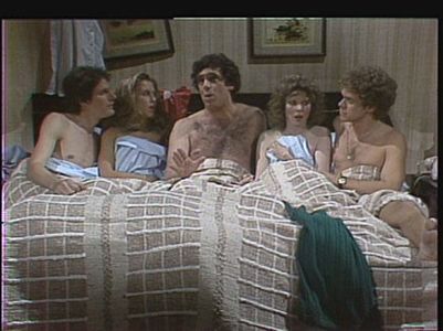 Elliott Gould, Gail Matthius, Joe Piscopo, Ann Risley, and Charles Rocket in Saturday Night Live (1975)