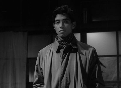 Masami Taura in Tokyo Twilight (1957)