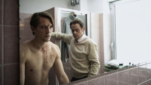Sylvester Groth and Jonas Nay in Deutschland 89: Operation Condor (2020)