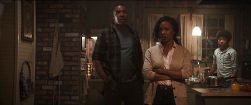 Eriq La Salle, Elise Neal, and Quincy Fouse in Logan (2017)