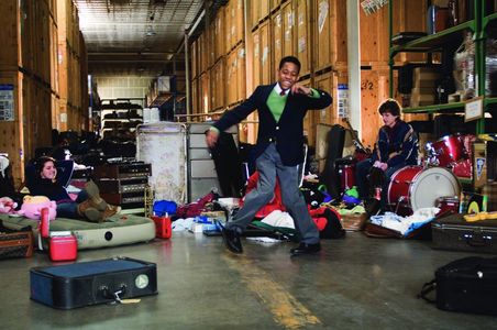 Dyllan Christopher, Gia Mantegna, and Tyler James Williams in Unaccompanied Minors (2006)