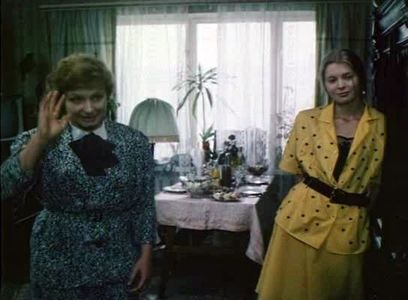 Larisa Malevannaya and Anastasiya Nemolyaeva in Intergirl (1989)