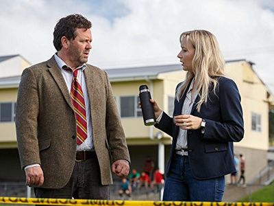 Neill Rea and Fern Sutherland in The Brokenwood Mysteries (2014)