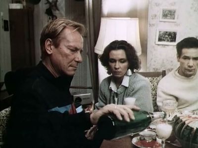 Aleksey Gorbunov, Tatyana Kochemasova, and Sergey Shakurov in Decay (1990)