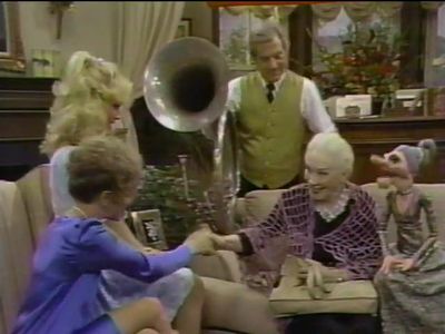 Wayland Flowers, Johnny Haymer, Judy Landers, Susan Tolsky, and Bobbie Tremain in Madame's Place (1982)
