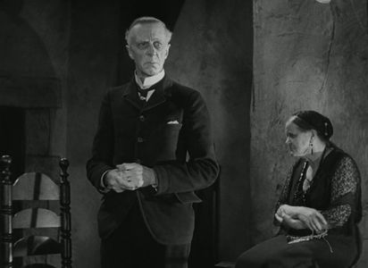 Eva Moore and Ernest Thesiger in The Old Dark House (1932)