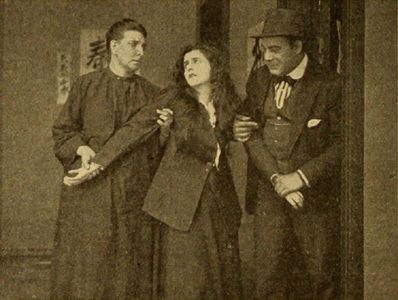 Beverly Bayne, Tom Blake, and Fred R. Stanton in The Great Secret (1917)
