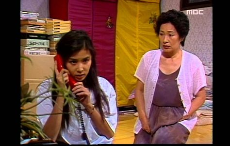 So-Young Ko and Hye-ja Kim in Mother's Sea (1993)