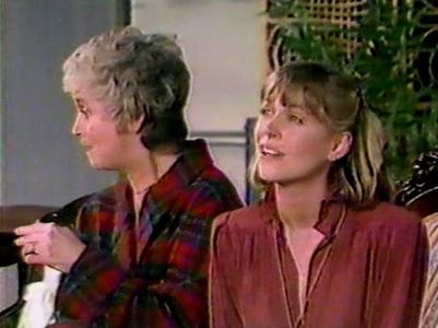 Bess Armstrong and Barbara Barrie in Barefoot in the Park (1982)