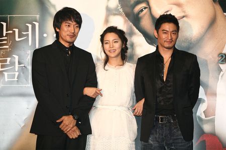 Ju Jin-Mo, Min-Joon Kim, and Si-yeon Park at an event for A Love (2007)