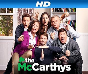 Jack McGee, Joey McIntyre, Laurie Metcalf, Jimmy Dunn, Kelen Coleman, and Tyler Ritter in The McCarthys (2014)