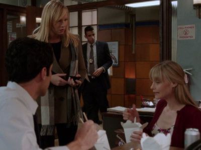 Danny Pino, Lindsay Pulsipher, and Kelli Giddish in Law & Order: Special Victims Unit (1999)