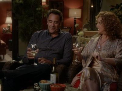 Elizabeth Perkins and Brad Garrett in How to Live with Your Parents (for the Rest of Your Life) (2013)