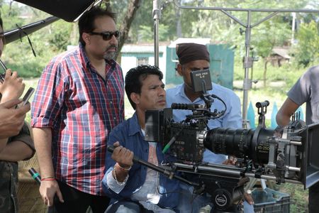 Director Vikram Dhillon and cinematographer Rakesh Singh on the sets of Photo Jatt Di (2018)