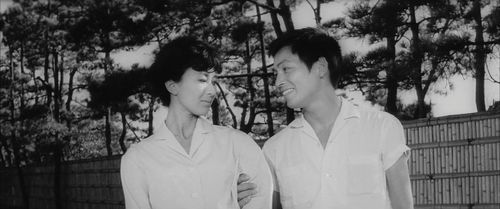 Yûsuke Kawazu and Keiko Kishi in The Inheritance (1962)